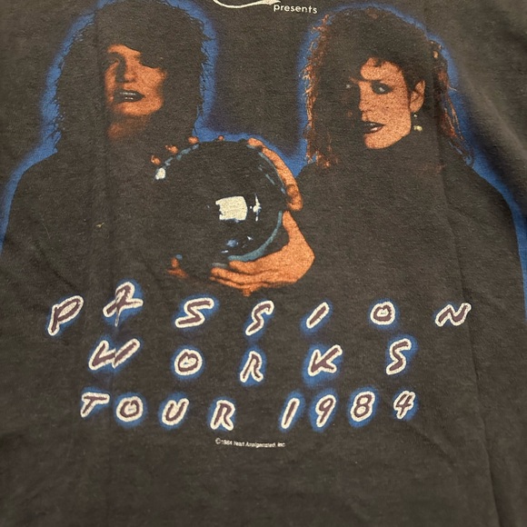 Real Vintage Official 83/84 Heart Passion Works Candies Tour Muscle Tee Size L - Picture 5 of 7